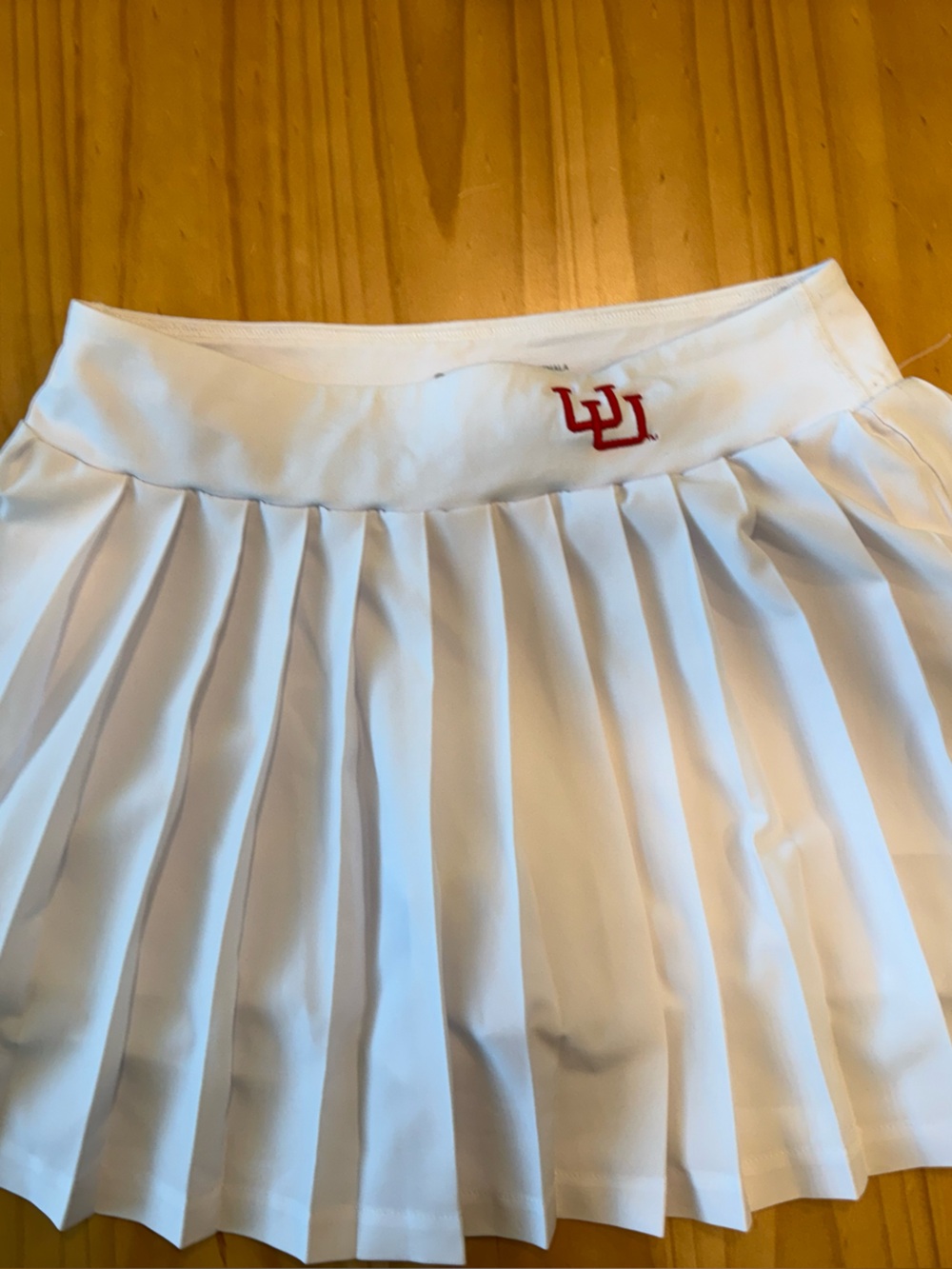 Albion White Pleated Tennis Skirt with Red Logo. Size S. Brand new.